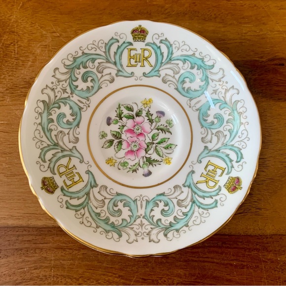 RARE Queen Elizabeth ll June 2, 1953 Coronation Day Tea Cup & Saucer - Picture 4 of 11